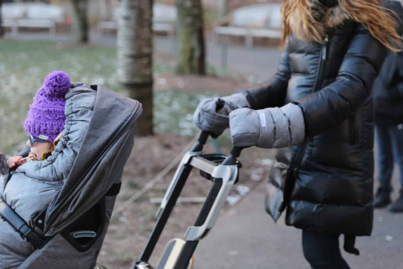 Winter Commuters | Stroller in the City