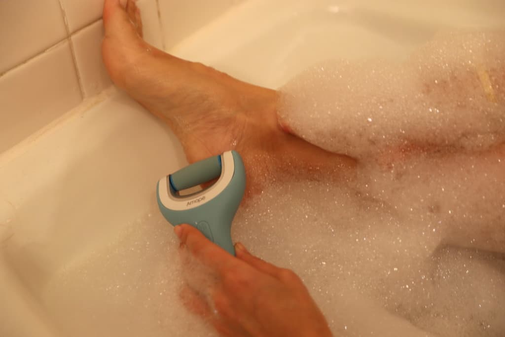 Home Pedicure With Amopé Rechargeable Wet & Dry Foot File
