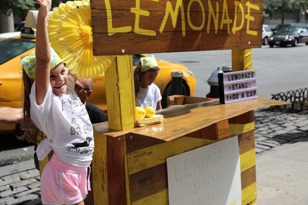 How To Set Up The Sweetest Lemonade Stand In Town