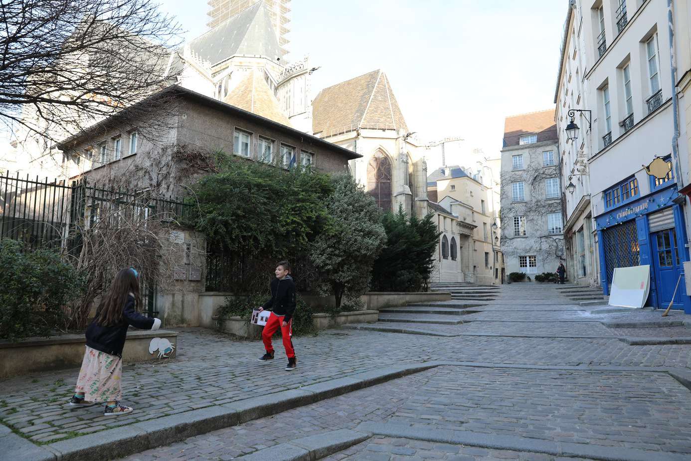 Scavenger Hunt In Paris | Stroller In The City