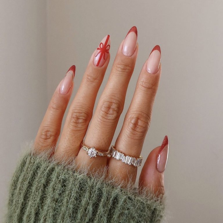 16 Holiday Nail Trends to Try Out Stroller in the City