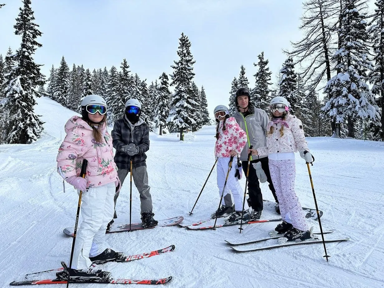 Family ski vacation in French Alps 