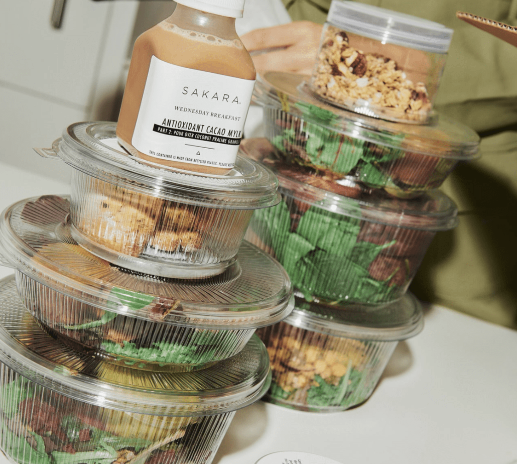 Sakara meal delivery options in clear take-out containers 