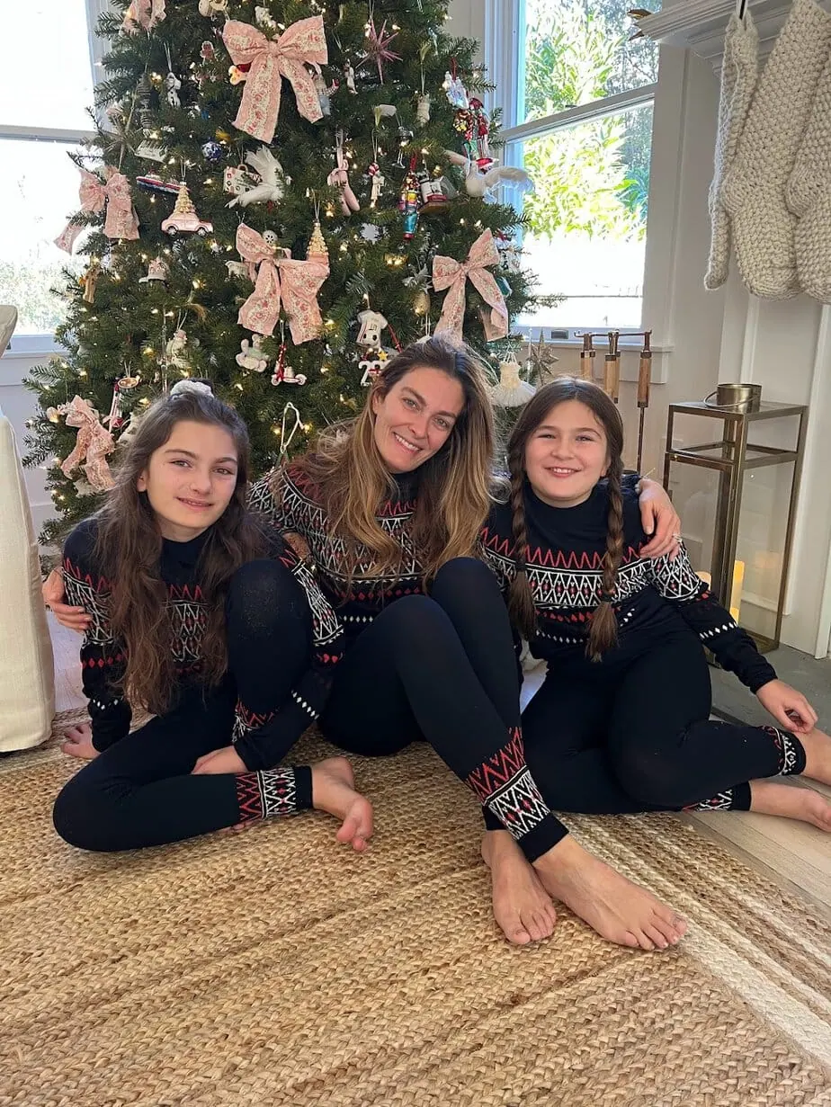 kids holiday pajamas