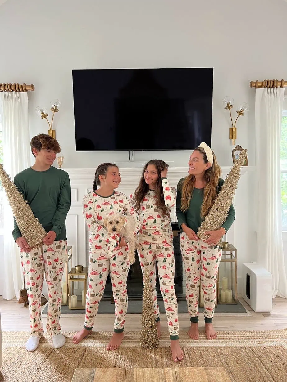 kids holiday pajamas