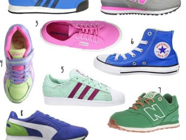 KIDS SNEAKERS NUMBERS AND TEXT