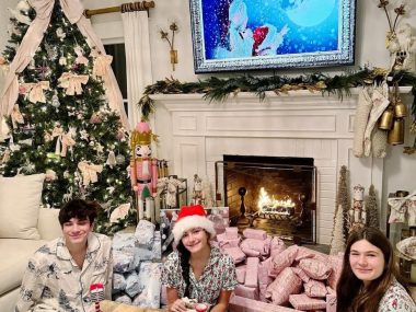 holiday gg 2025